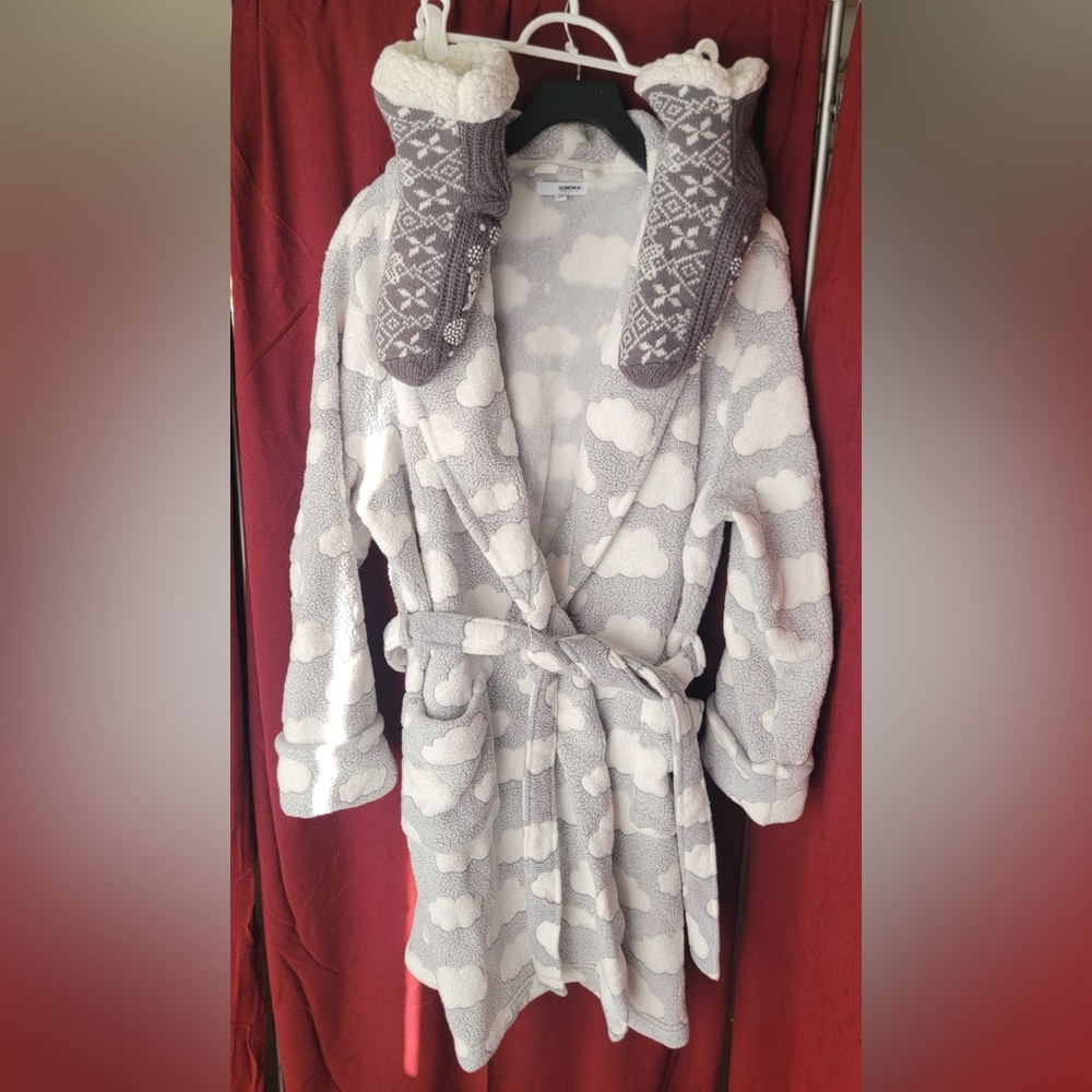 Cozy Gray and White Cloud Robe